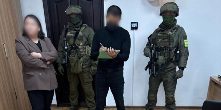 Адамдардың жеке дерегін сатқандар ұсталды