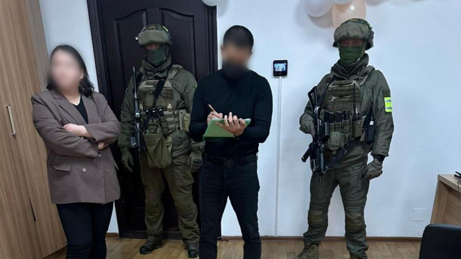 Адамдардың жеке дерегін сатқандар ұсталды