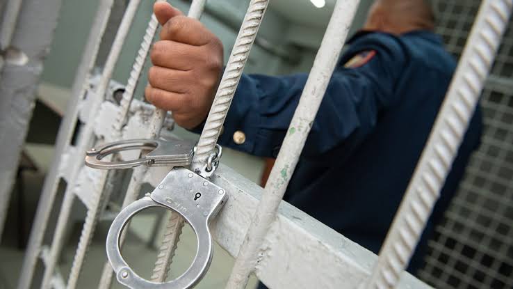 Рақымшылық туралы заңға қанша адам ілігеді?