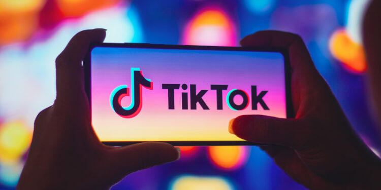TikTok-та балағат сөздер айтқан азамат 5 тәулікке қамалды