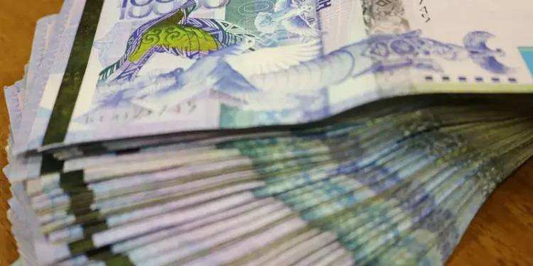 «Вагон әпереміз» деп 22 млн теңгеге жуық ақша иемденген алаяқтар ұсталды