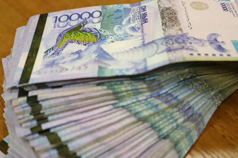 «Вагон әпереміз» деп 22 млн теңгеге жуық ақша иемденген алаяқтар ұсталды